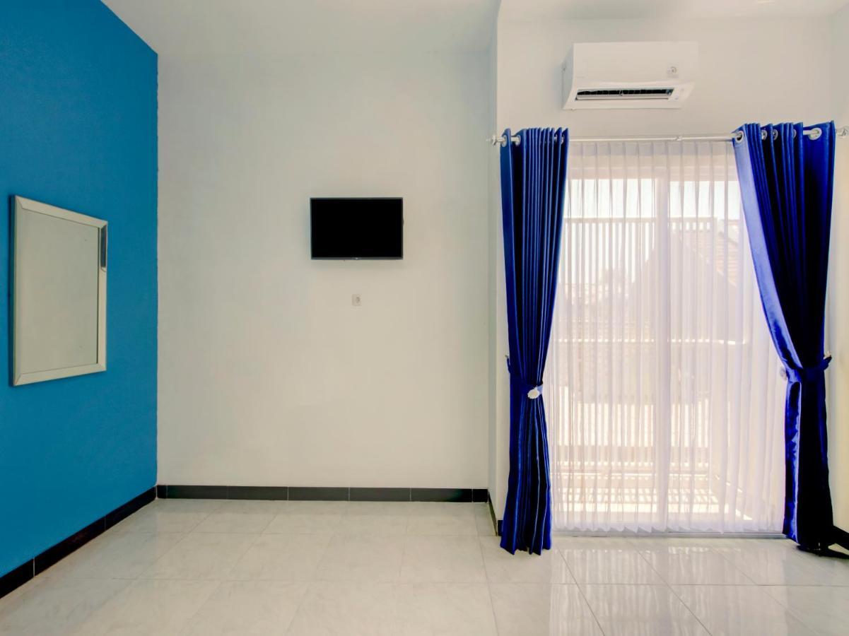 Oyo Life 3987 Kost Aditya 泗水 外观 照片