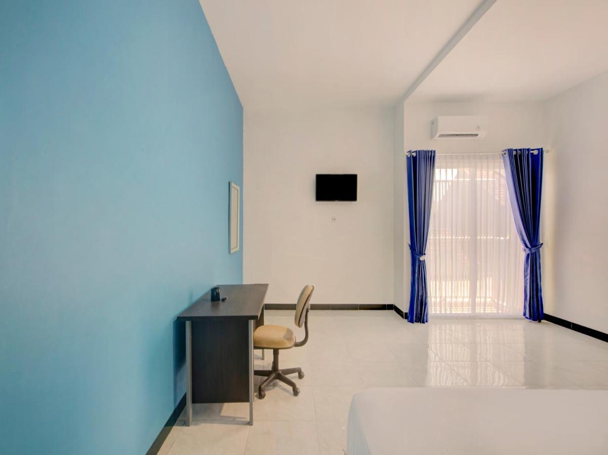 Oyo Life 3987 Kost Aditya 泗水 外观 照片